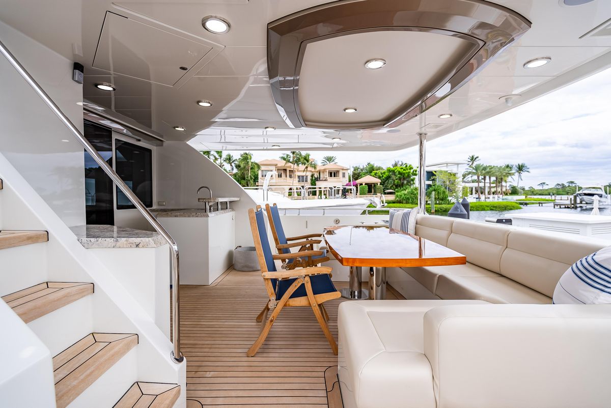2018 Ocean Alexander 85 