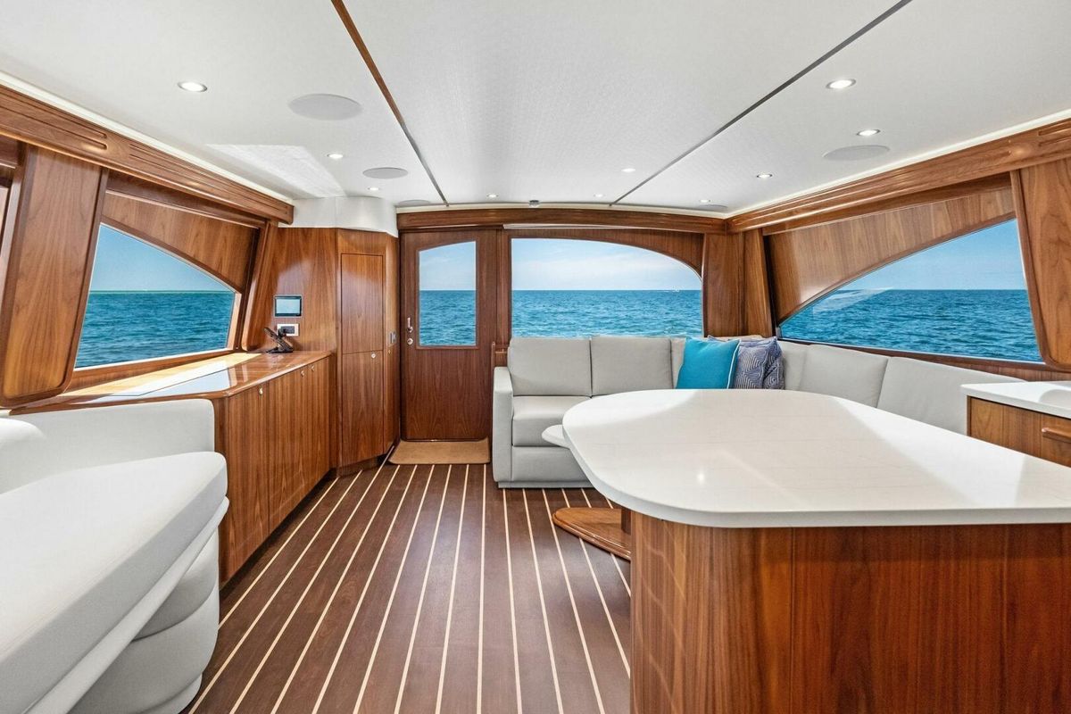 2025 Viking 58 