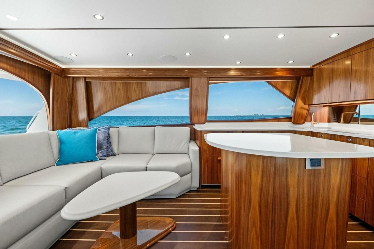 2025 Viking 58 