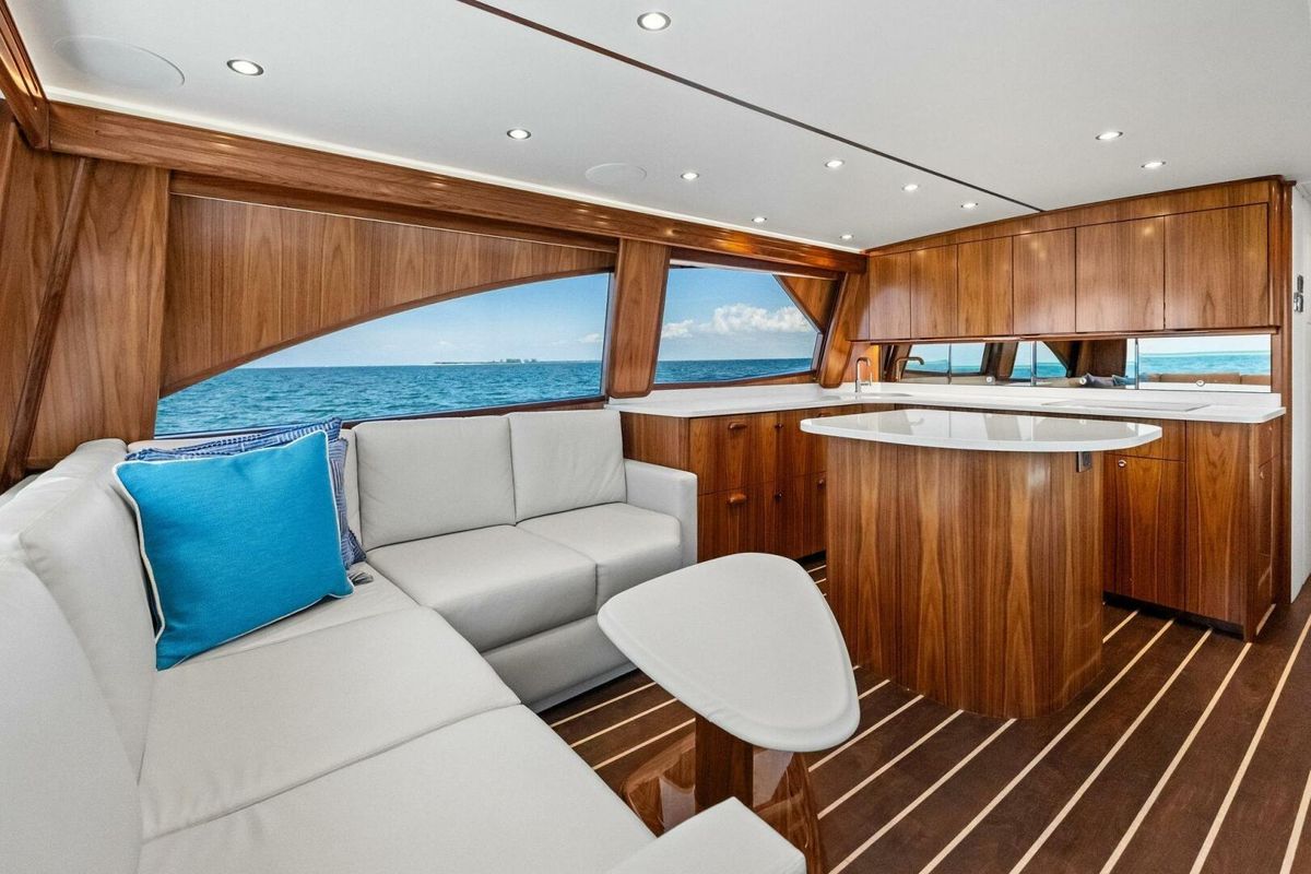 2025 Viking 58 