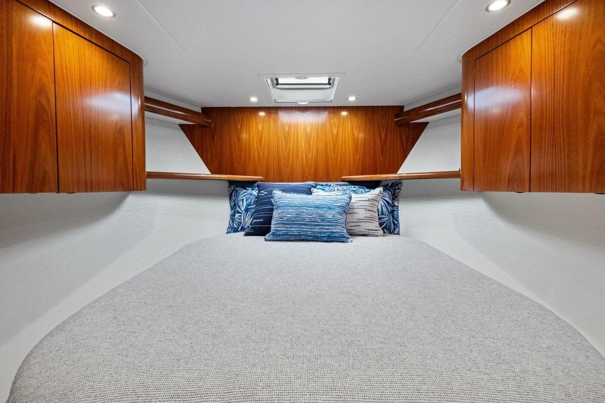 2025 Viking 58 