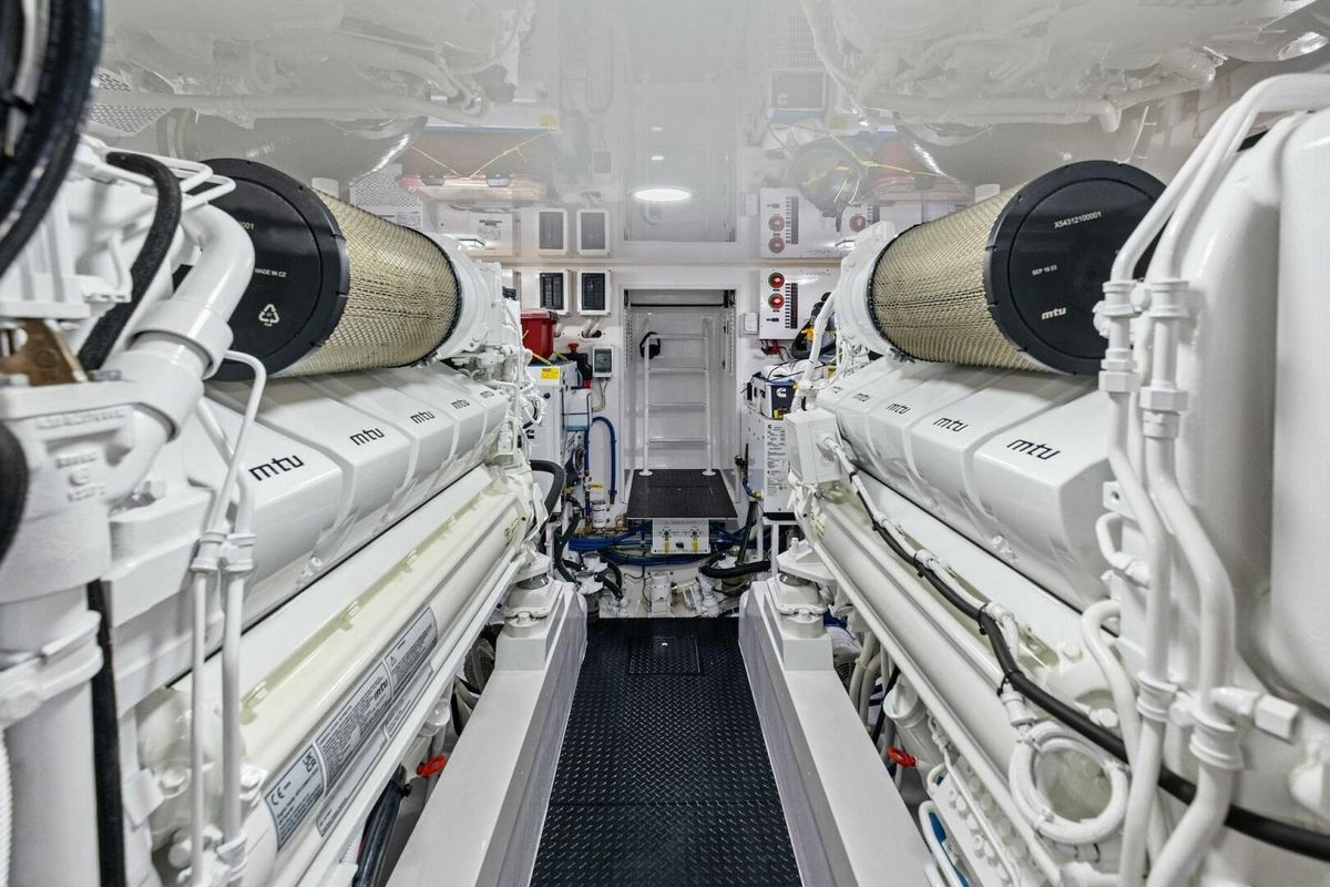 2025 Viking 58 