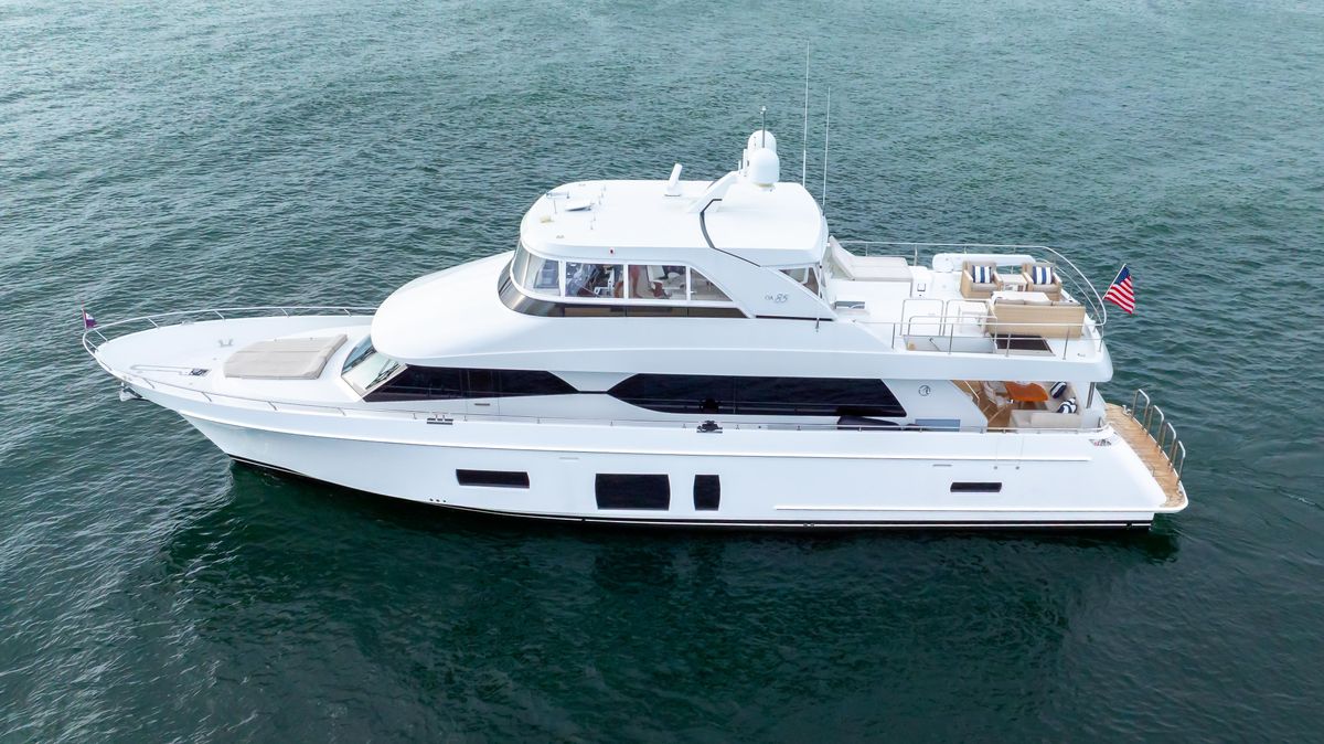 2018 Ocean Alexander 85 