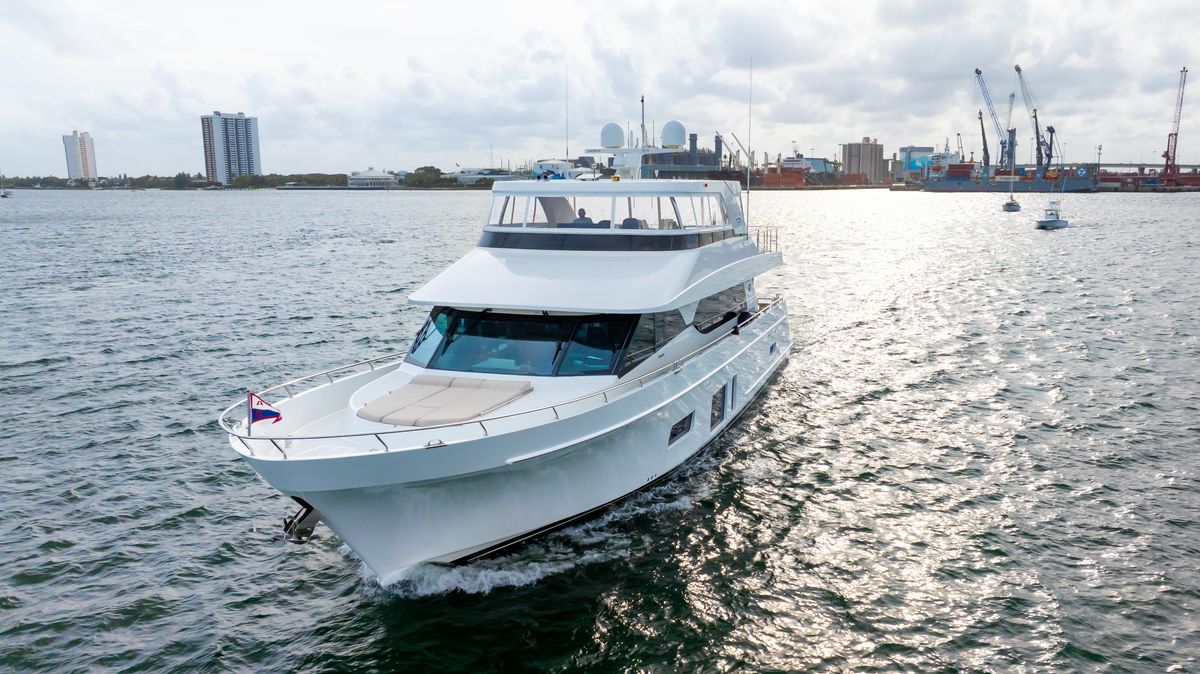 2018 Ocean Alexander 85 