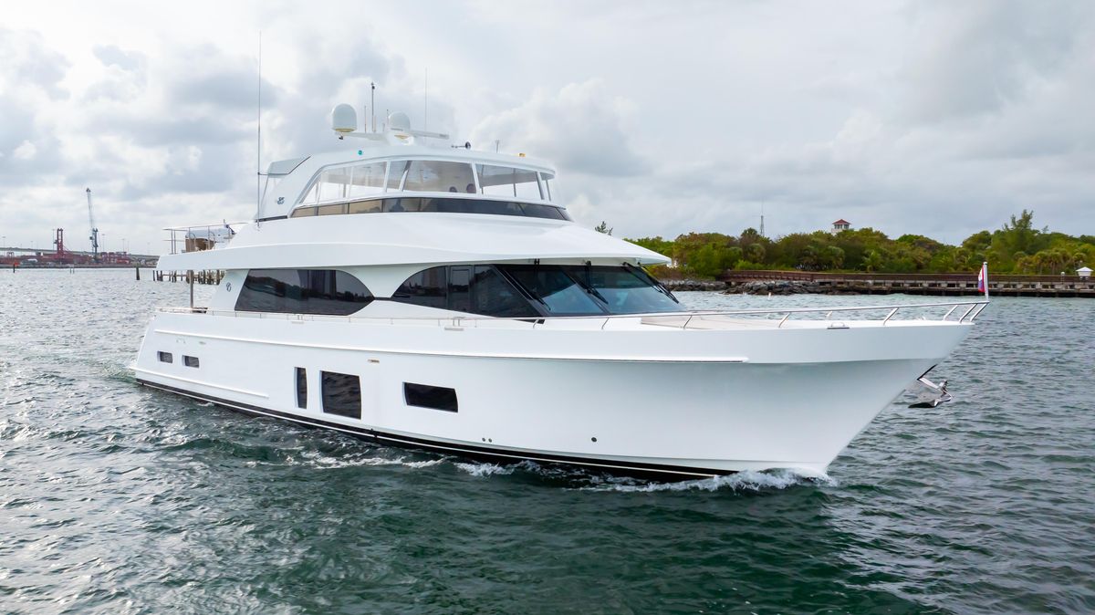 2018 Ocean Alexander 85 