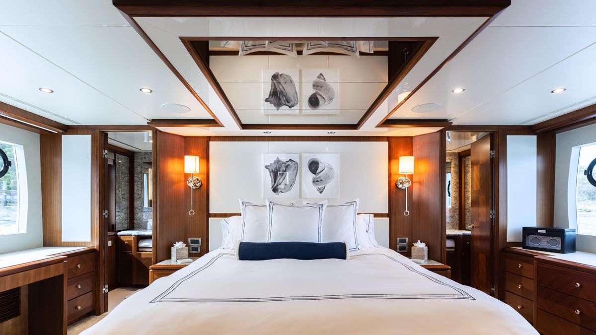 2018 Ocean Alexander 85 