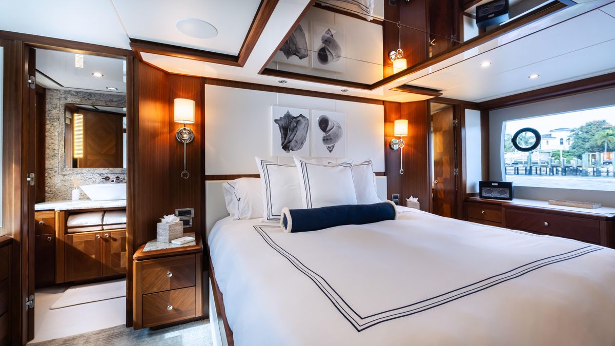 2018 Ocean Alexander 85 