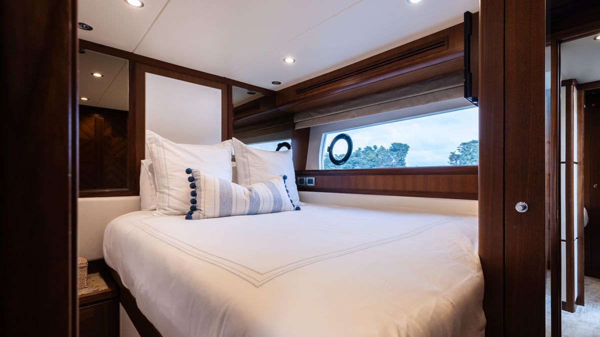 2018 Ocean Alexander 85 
