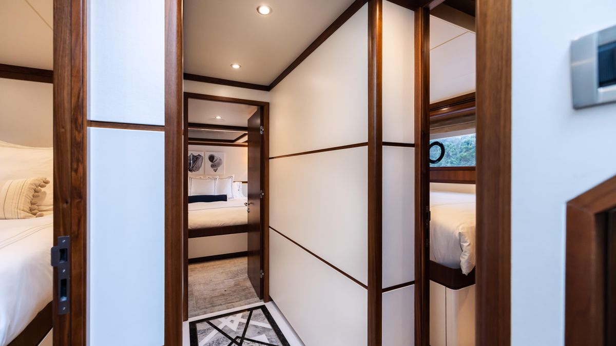 2018 Ocean Alexander 85 