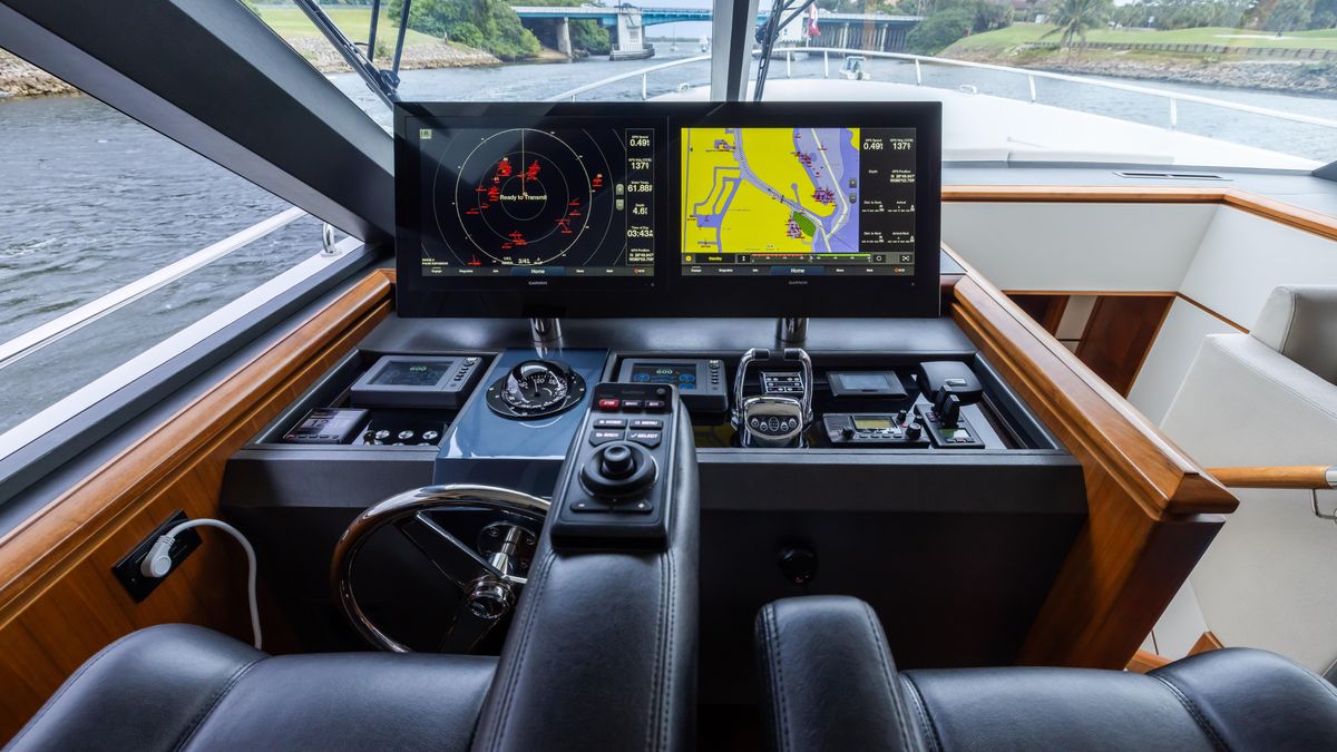 2018 Ocean Alexander 85 