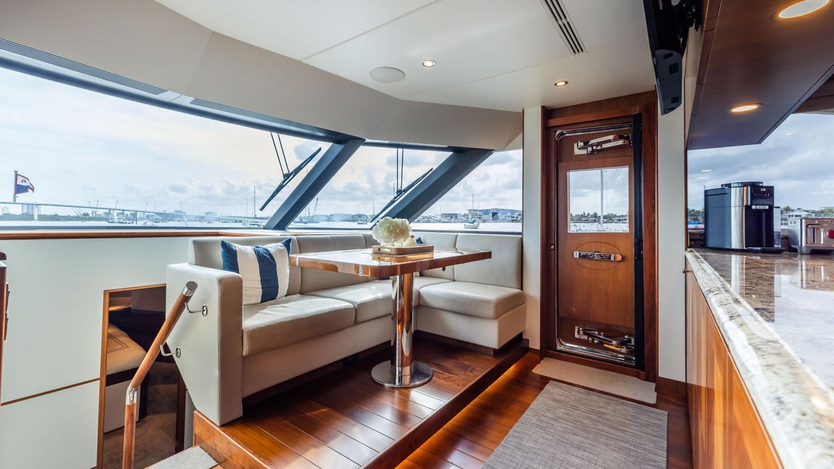2018 Ocean Alexander 85 