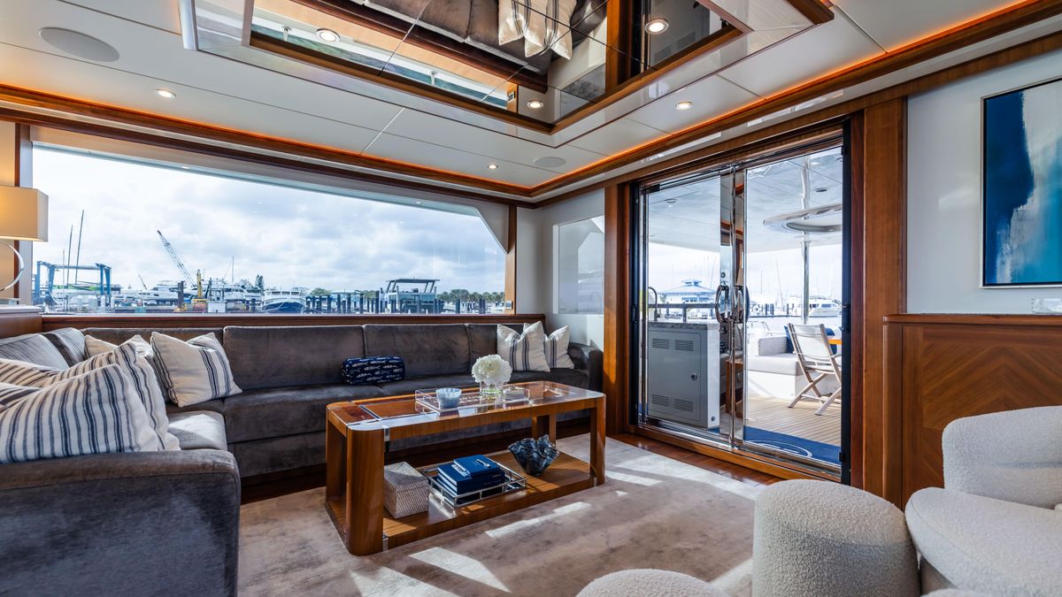 2018 Ocean Alexander 85 