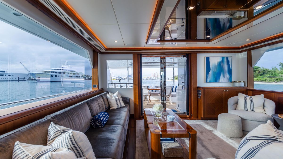 2018 Ocean Alexander 85 
