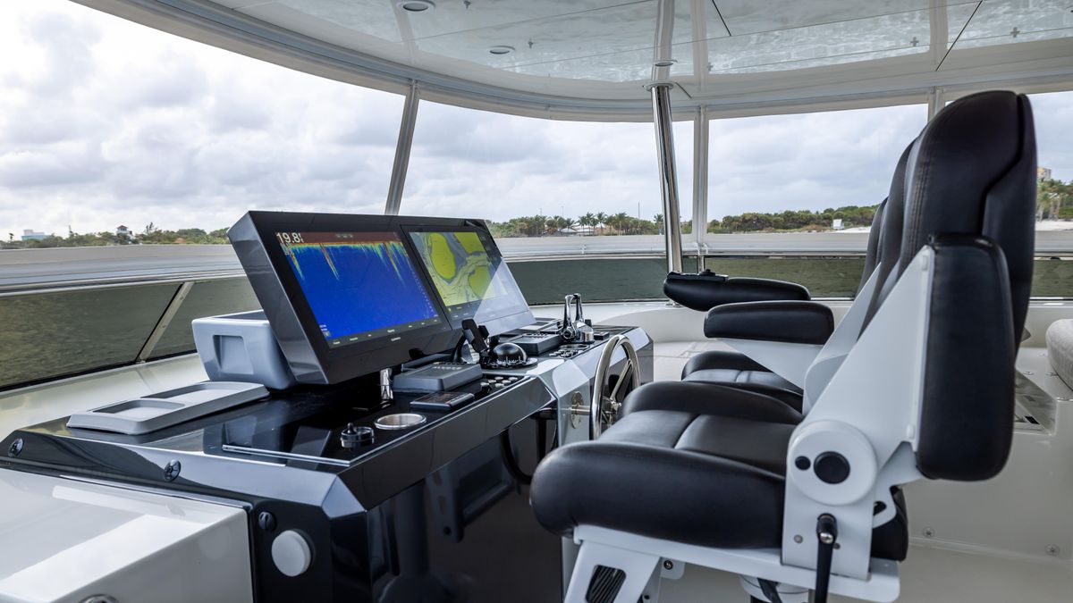 2018 Ocean Alexander 85 