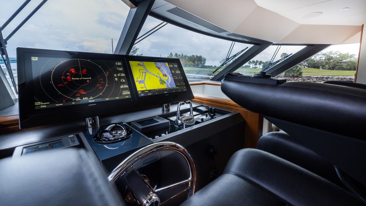2018 Ocean Alexander 85 