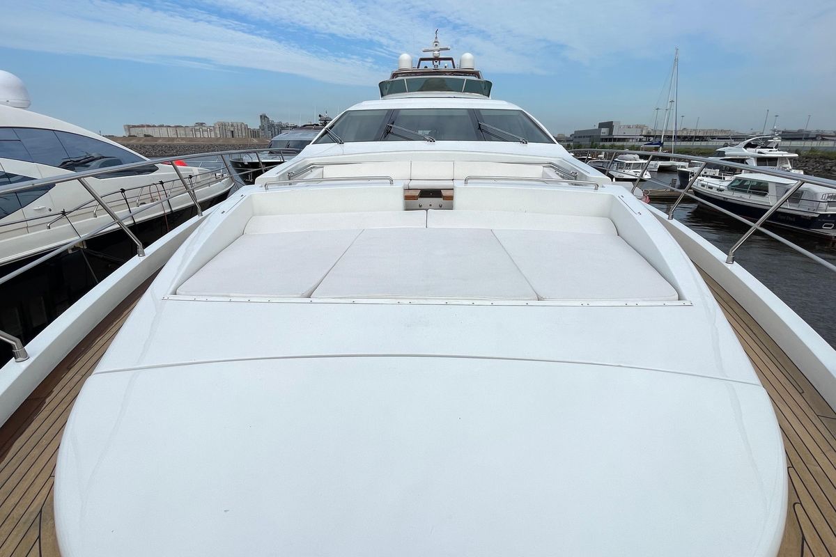 2009 Azimut 101 