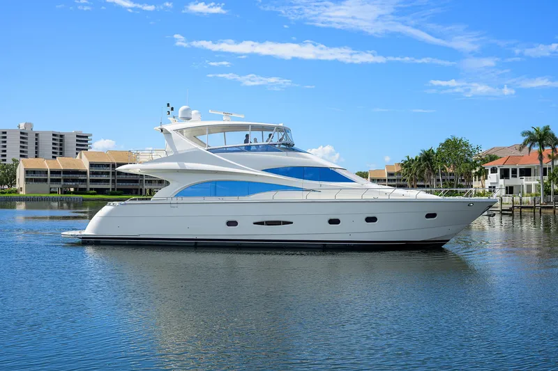 Vol Aboard Yacht Photos Pics 