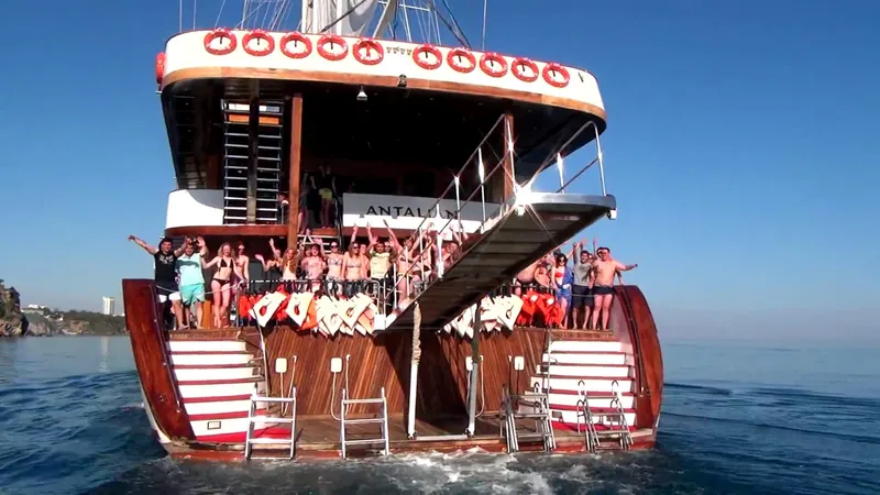 My Dream Yacht Photos Pics People enjoying on the Custom Manavgat GT 457 yacht, 2009 model, in Antalya.