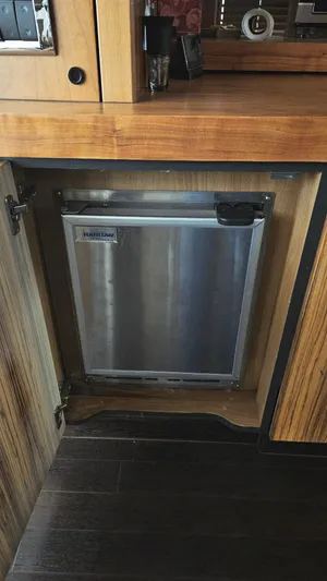 Far Niente Yacht Photos Pics 