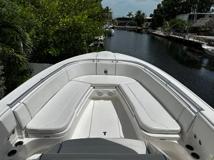  Yacht Photos Pics Forward Seating