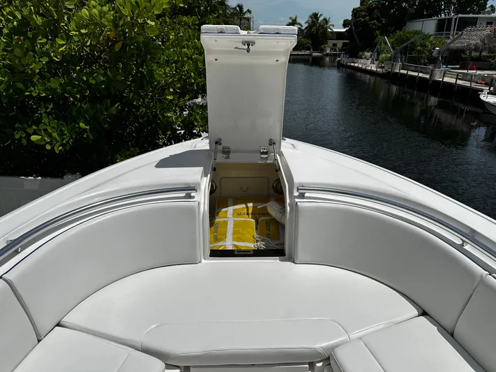  Yacht Photos Pics Bow Storage Hatch