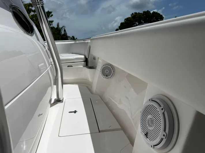  Yacht Photos Pics JL Audio 8.8 Mid Ship, 7.7 Fwd/Mid