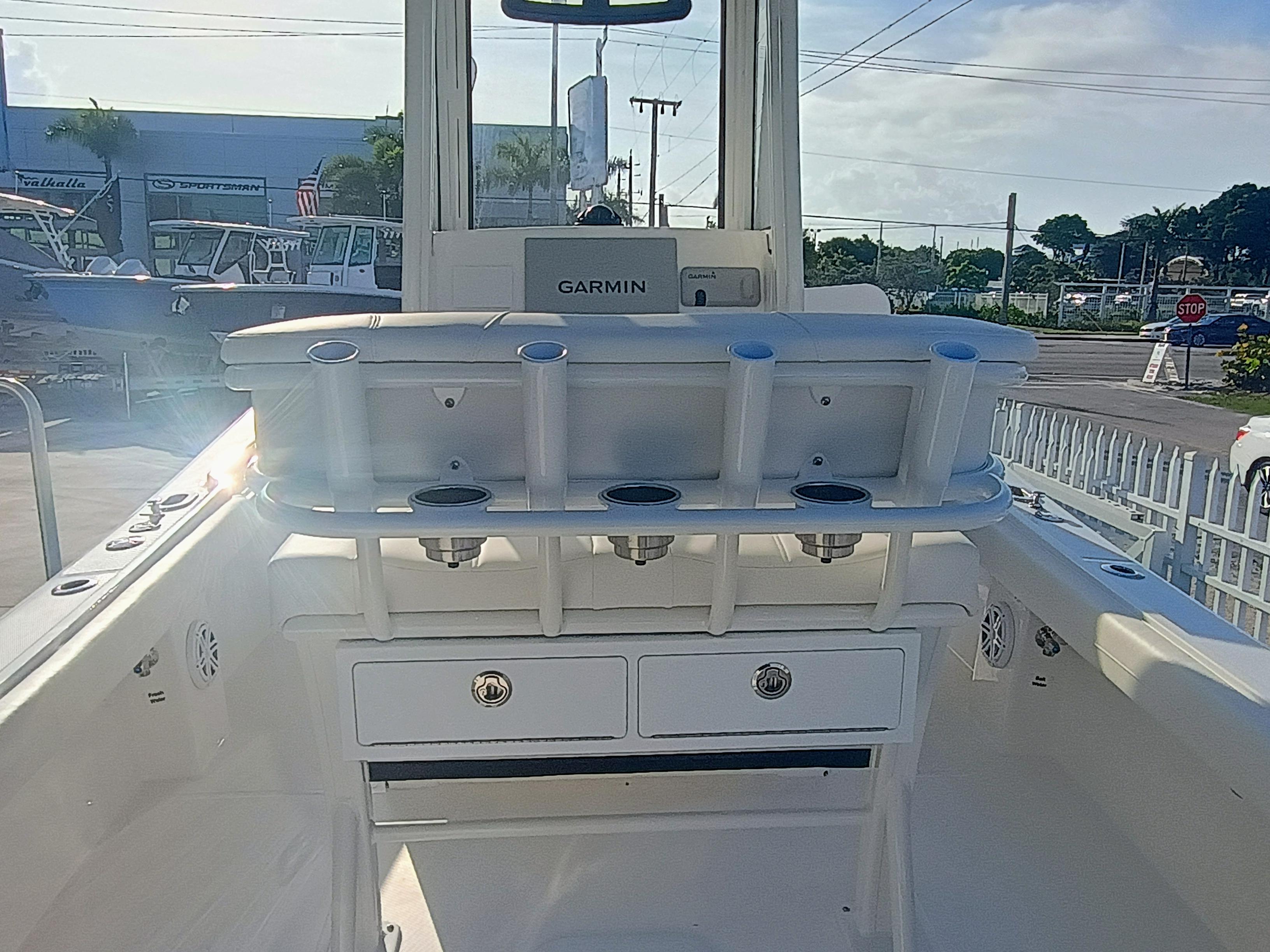 2025 Regulator 23 Center Console - Image 15
