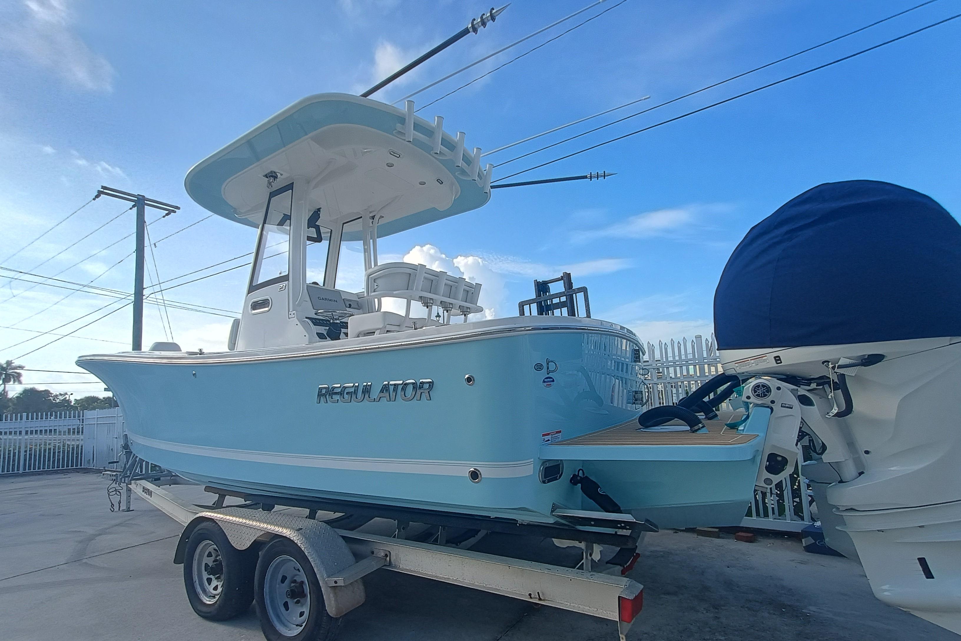 2025 Regulator 23 Center Console - Image 5