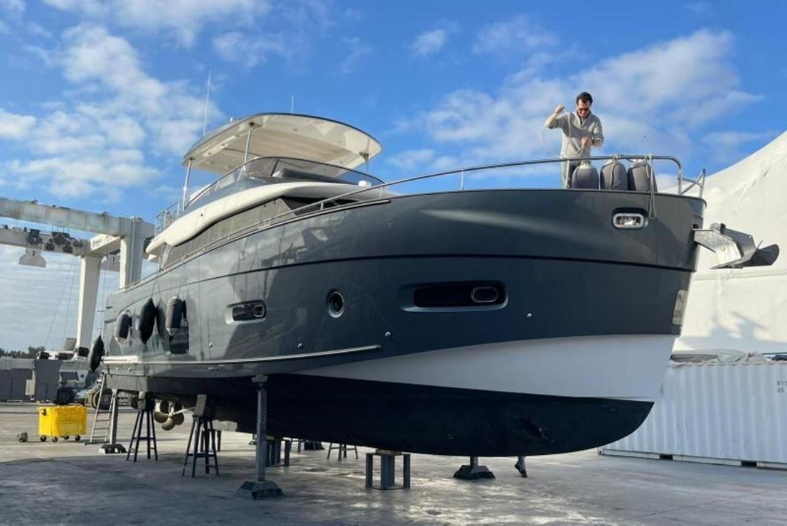 2019 Azimut 66 