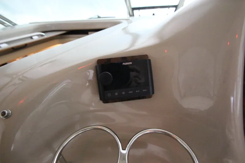  Yacht Photos Pics Control panel on 2000 Sea Ray 410 Sundancer yacht dashboard.