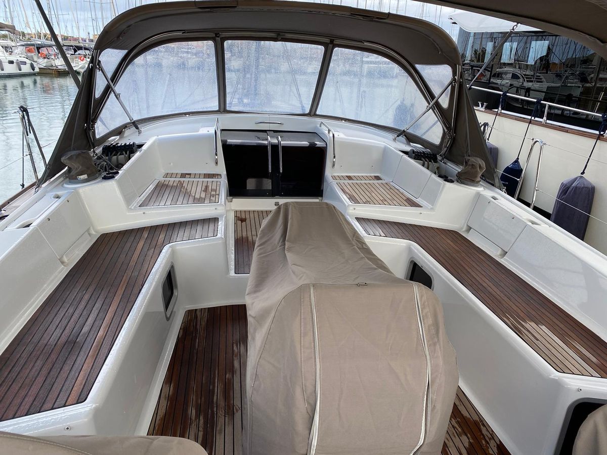 2015 Jeanneau 58 