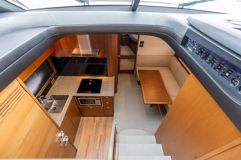 Lisa's Choice Yacht Photos Pics Princess 48 Lisa's Choice - Interior Cabin