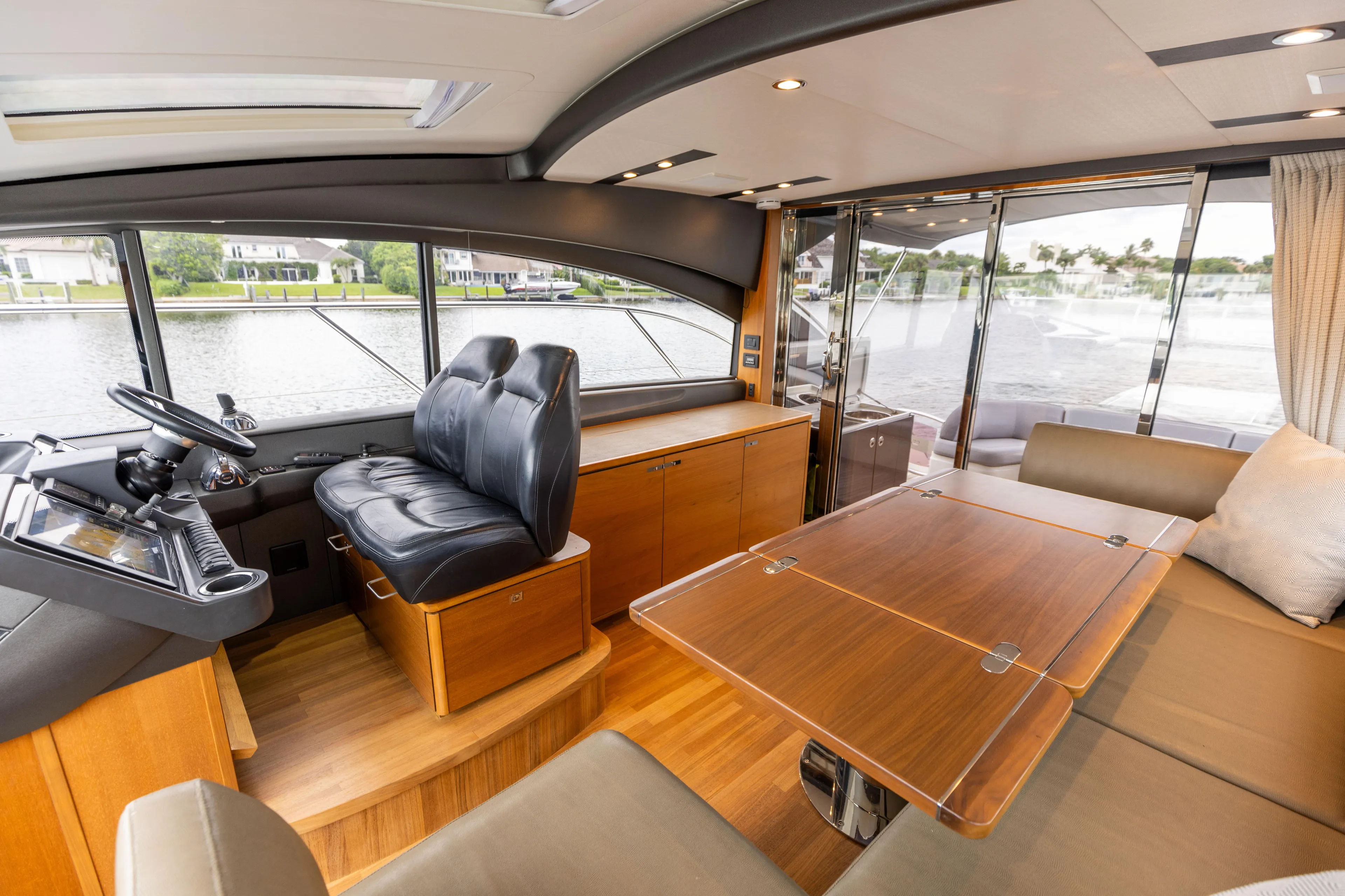 Lisa's Choice Yacht Photos Pics Princess 48 Lisa's Choice - Interior Cabin