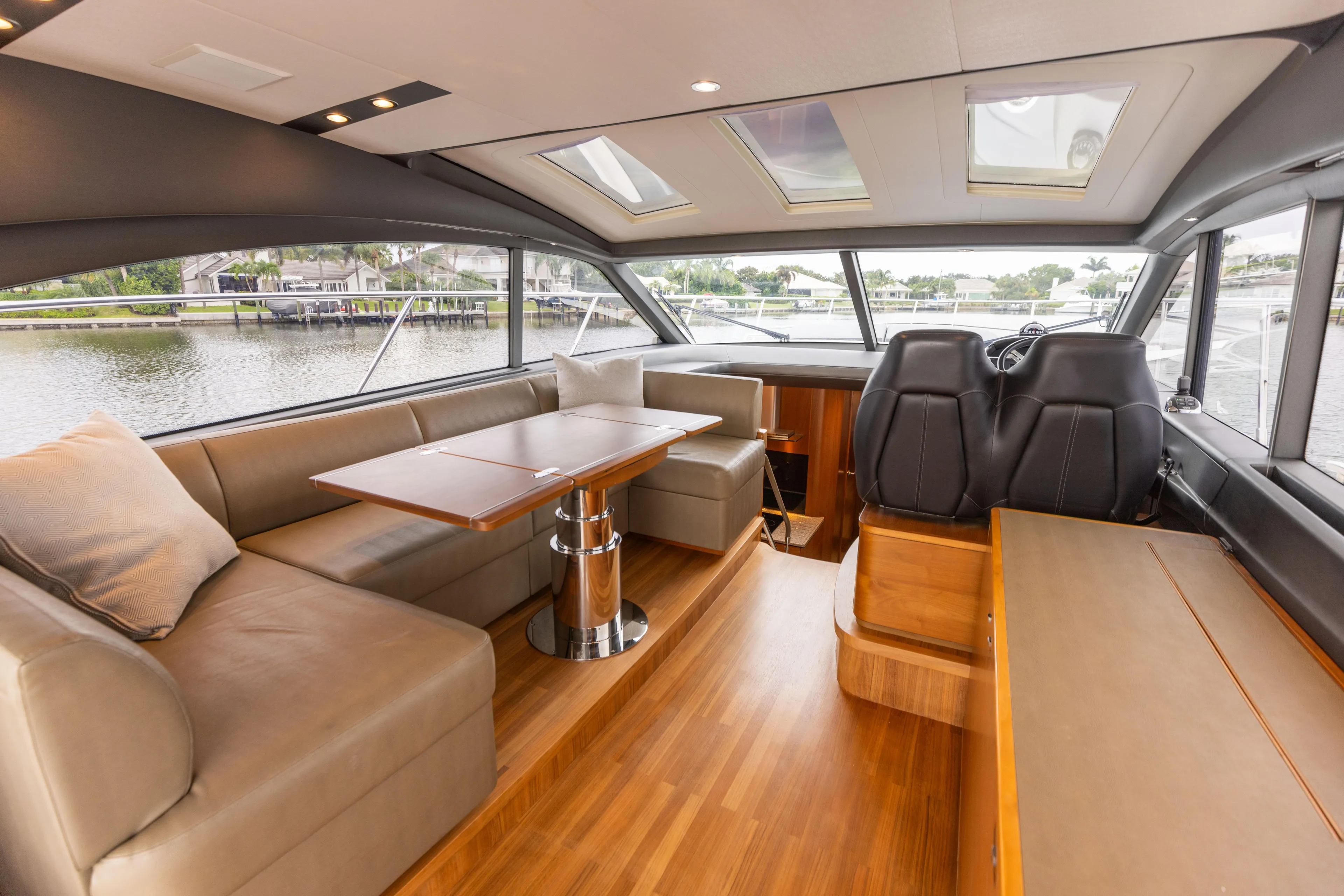 Lisa's Choice Yacht Photos Pics Princess 48 Lisa's Choice - Interior Cabin