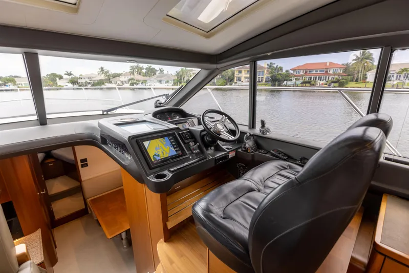 Lisa's Choice Yacht Photos Pics Princess 48 Lisa's Choice - Interior Helm