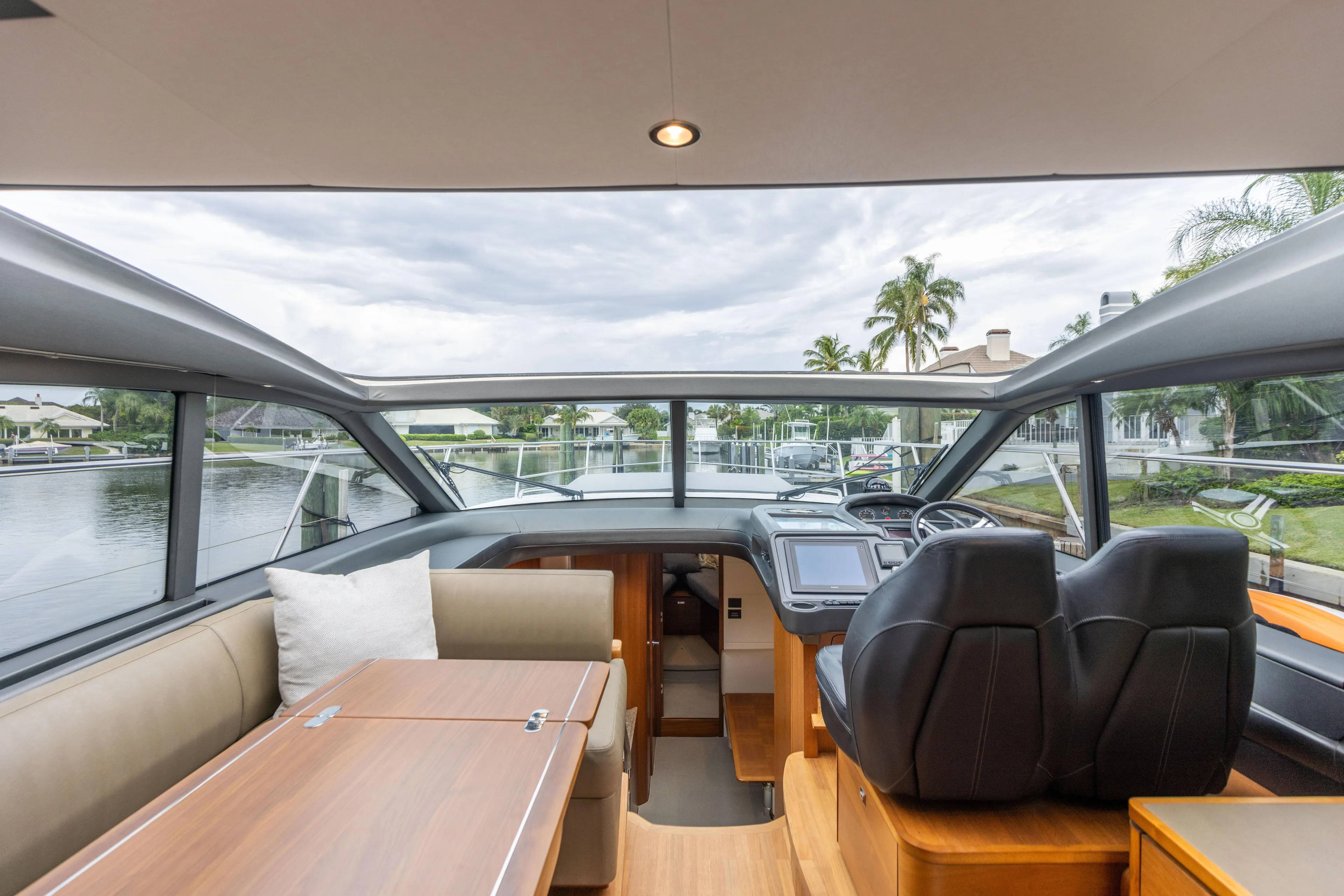 Lisa's Choice Yacht Photos Pics Princess 48 Lisa's Choice - Interior Cabin