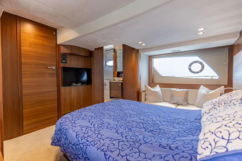 Lisa's Choice Yacht Photos Pics Princess 48 Lisa's Choice - Interior Cabin