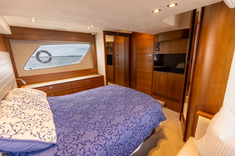 Lisa's Choice Yacht Photos Pics Princess 48 Lisa's Choice - Interior Cabin