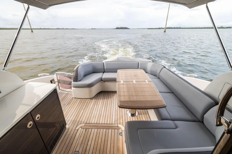 Lisa's Choice Yacht Photos Pics Princess 48 Lisa's Choice - Exterior Aft Deck