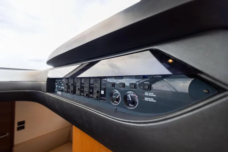 Lisa's Choice Yacht Photos Pics Princess 48 Lisa's Choice - Exterior Aft Deck