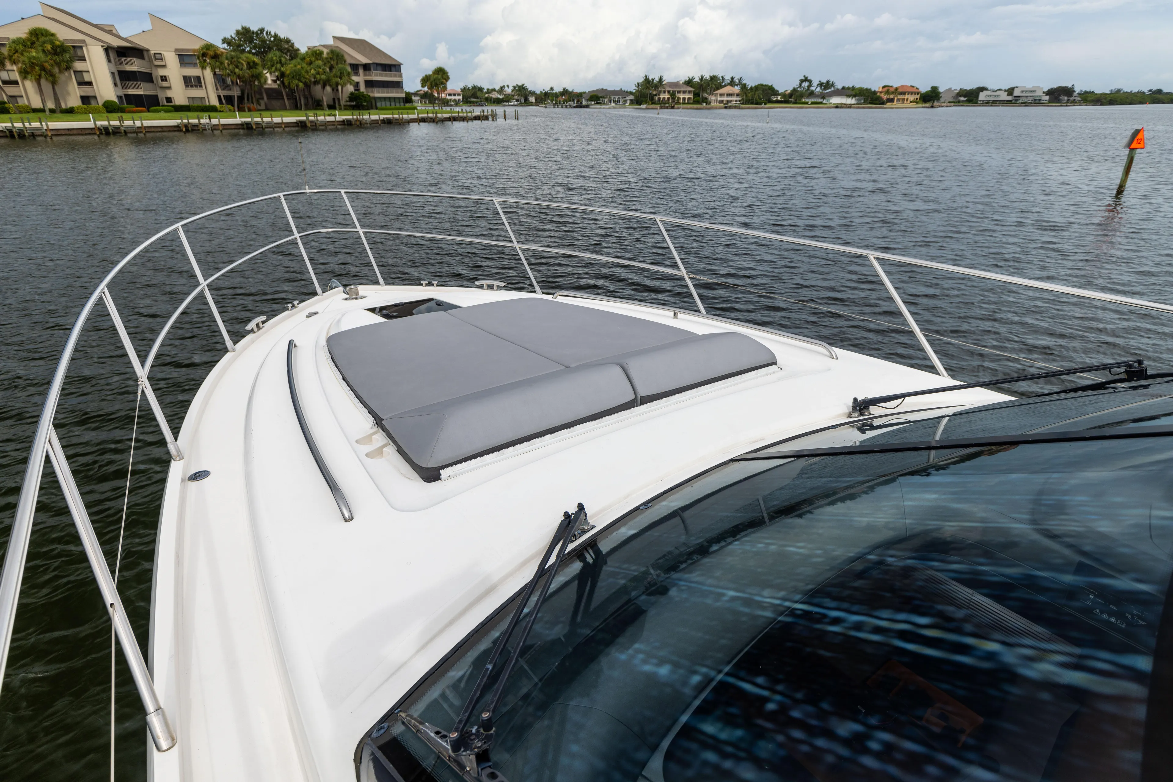 Lisa's Choice Yacht Photos Pics Princess 48 Lisa's Choice - Exterior Bow