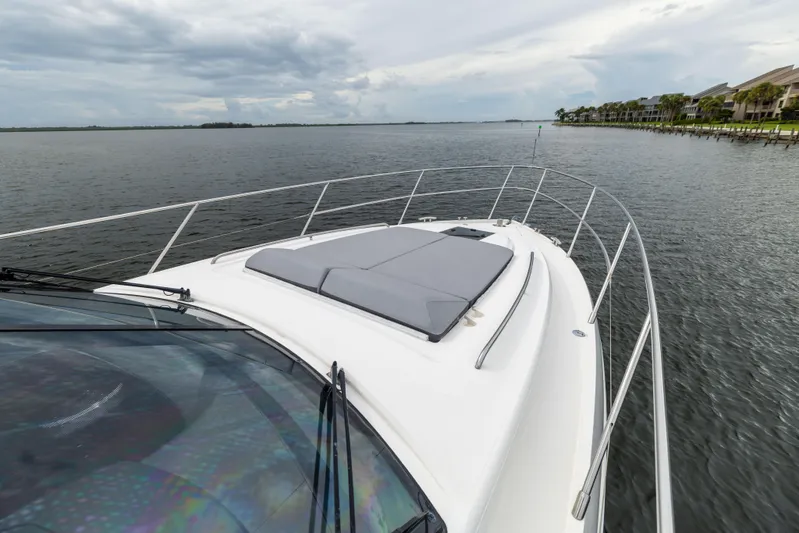 Lisa's Choice Yacht Photos Pics Princess 48 Lisa's Choice - Exterior Bow