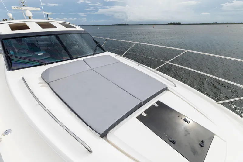 Lisa's Choice Yacht Photos Pics Princess 48 Lisa's Choice - Exterior Bow