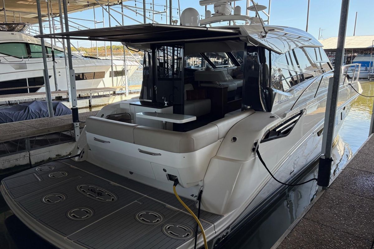 2015 Sea Ray 47 