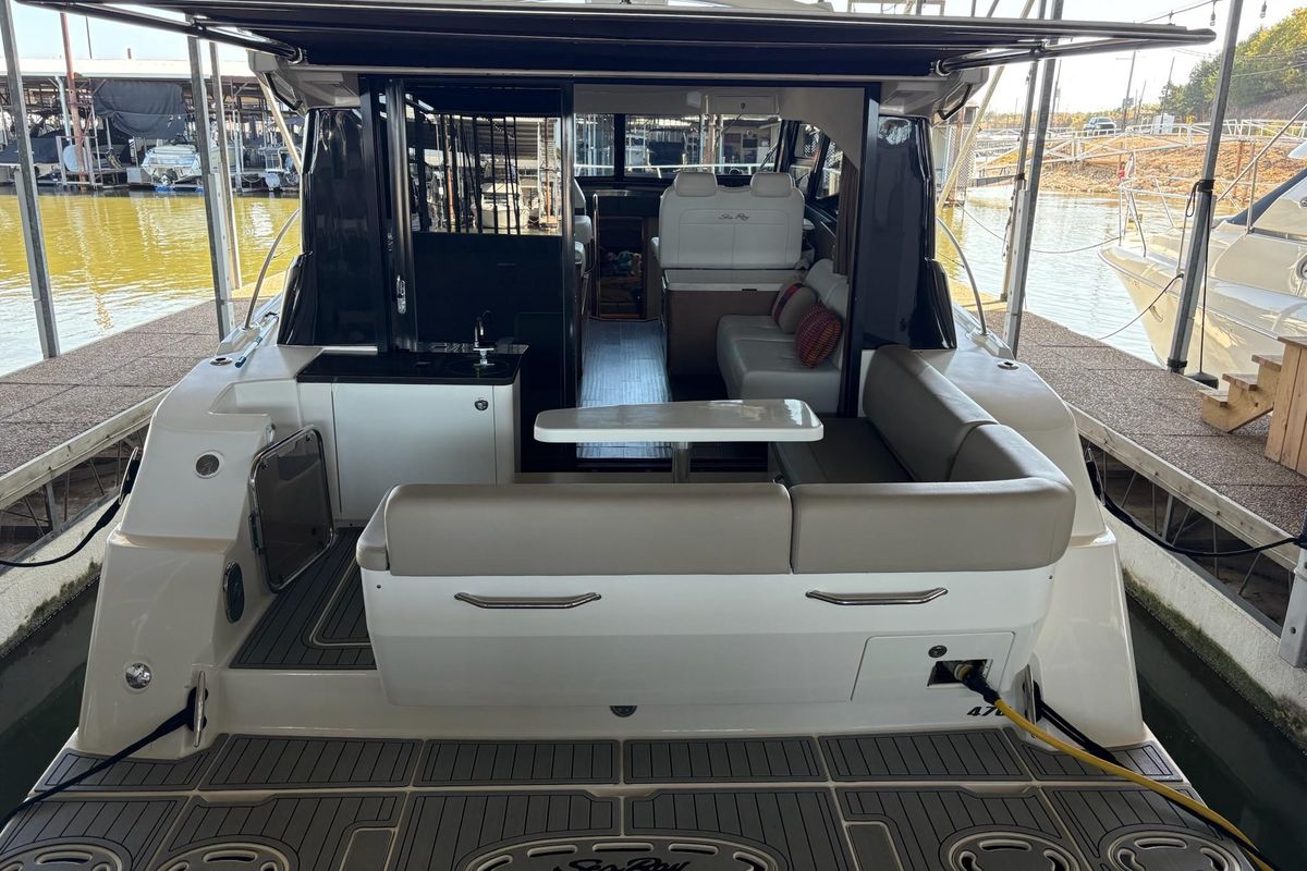 2015 Sea Ray 47 