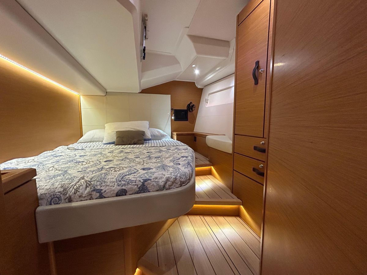 2017 Jeanneau 54 