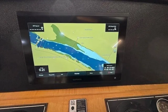 Aqua Billy Yacht Photos Pics GPS navigation screen in a 1995 Symbol Super Sedan vehicle dashboard.