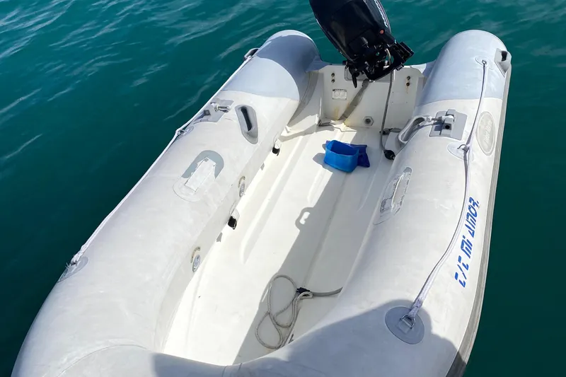 Mi Amor Yacht Photos Pics 