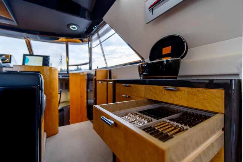 Bravissimo Yacht Photos Pics Salon