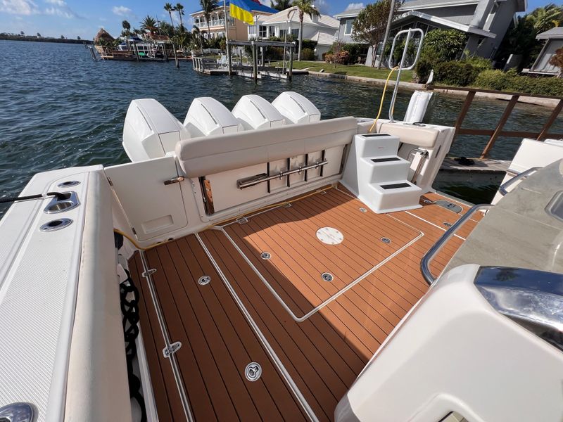 2020 Boston Whaler 420 OR